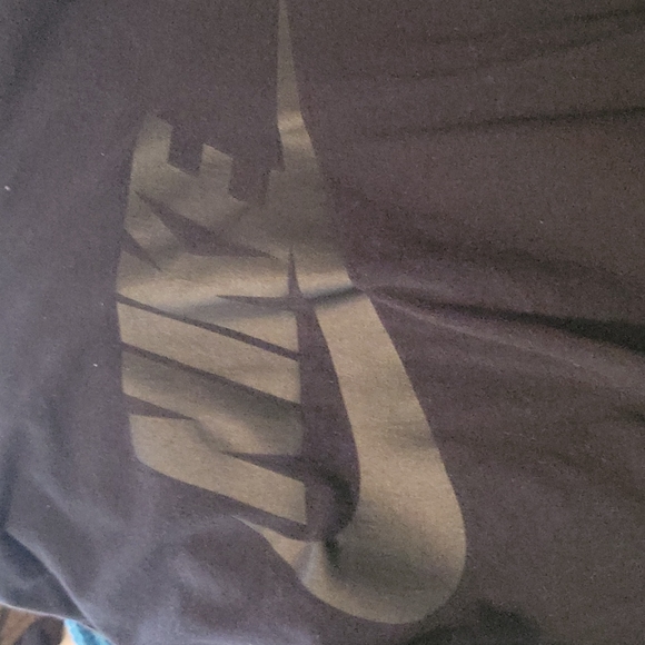Nike Tee - Picture 3 of 3